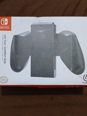 Nintendo Joy-Con Comfort Grip - Black and Gray